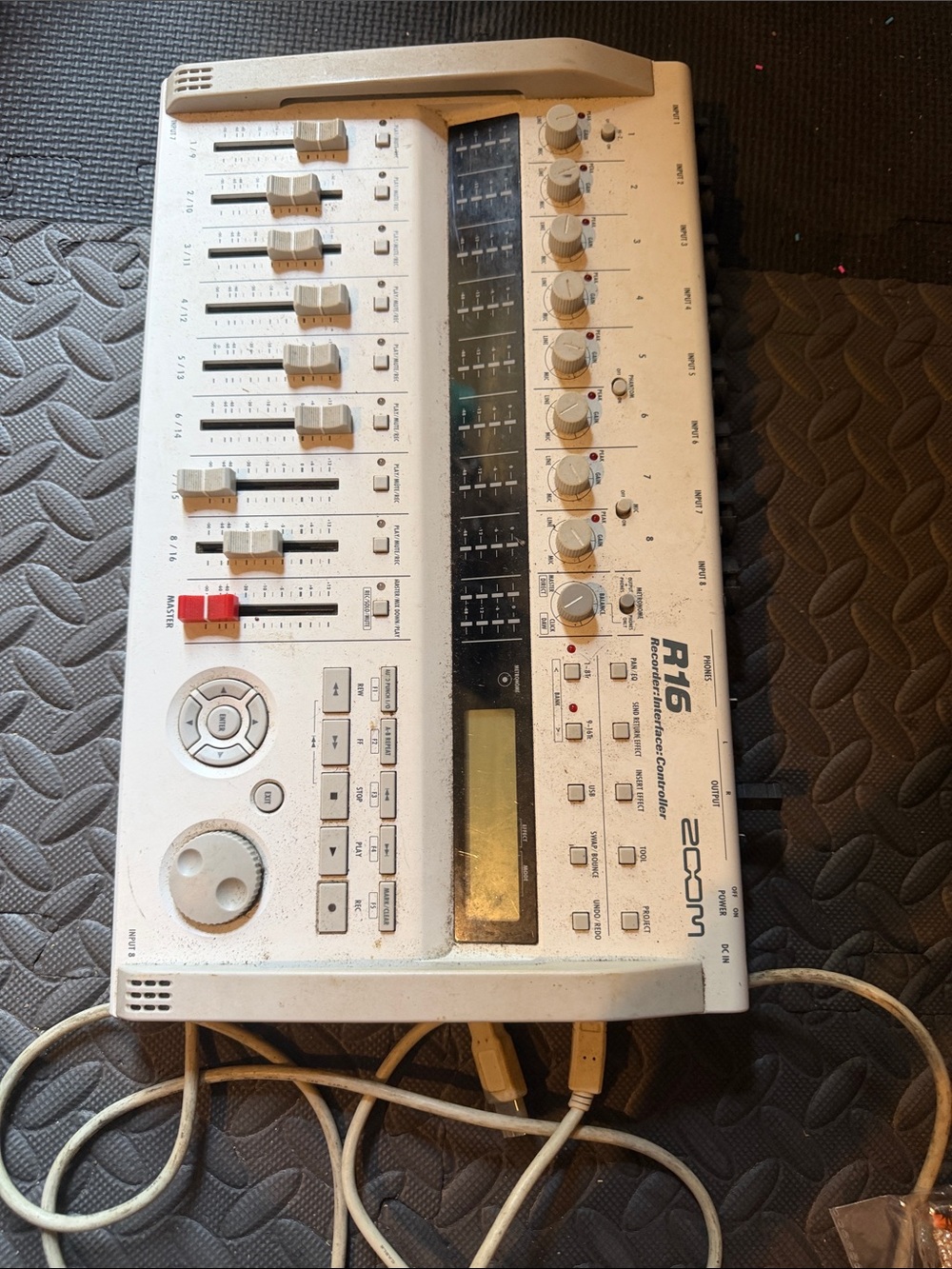 Zoom R16 Cream/White Portable Multi-Track Recorder